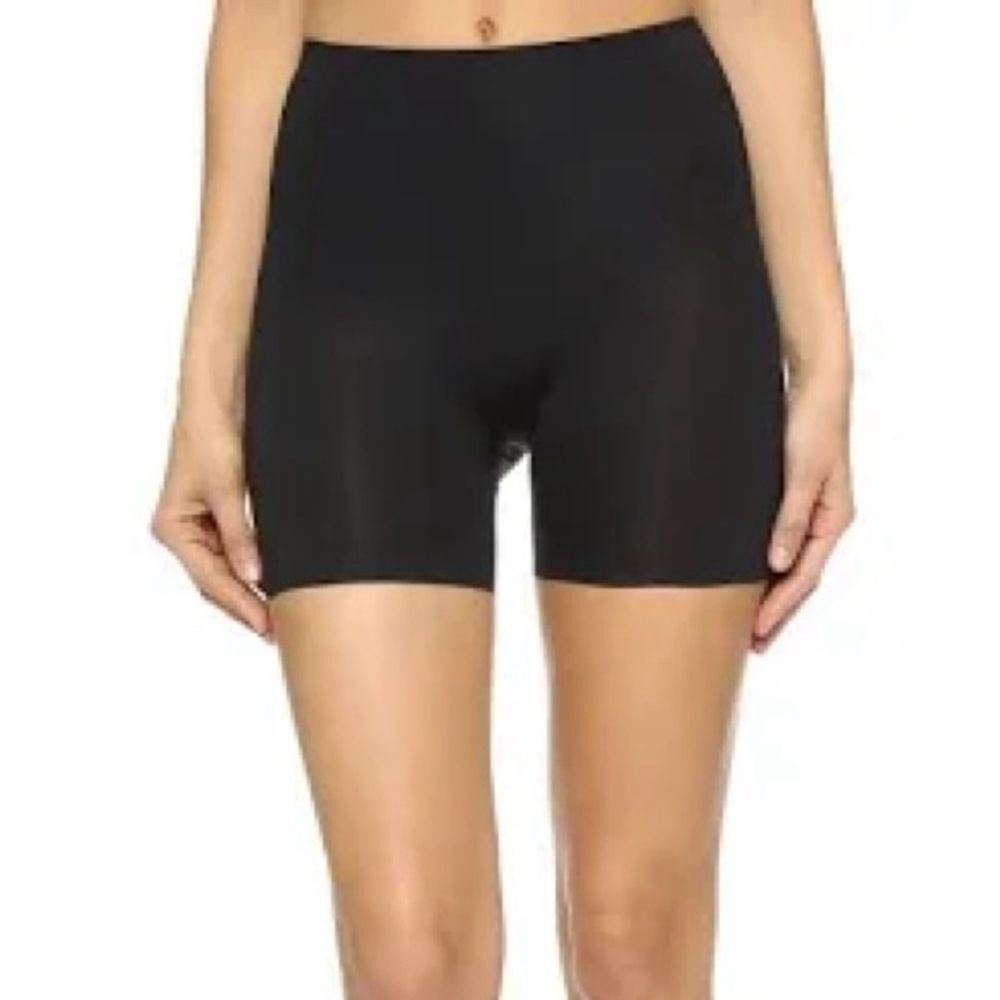 NWT SPANX Womens Lightweight Layer Short